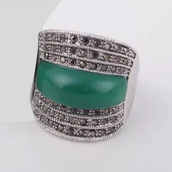 Retro Marcasite Resin Wide Band Ring - Picture 2 of 16